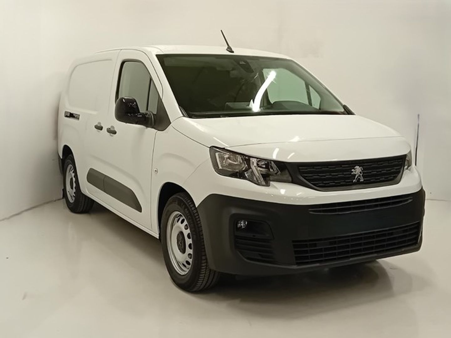 Peugeot e-Partner Long 800kg 100 kW (136 CV)