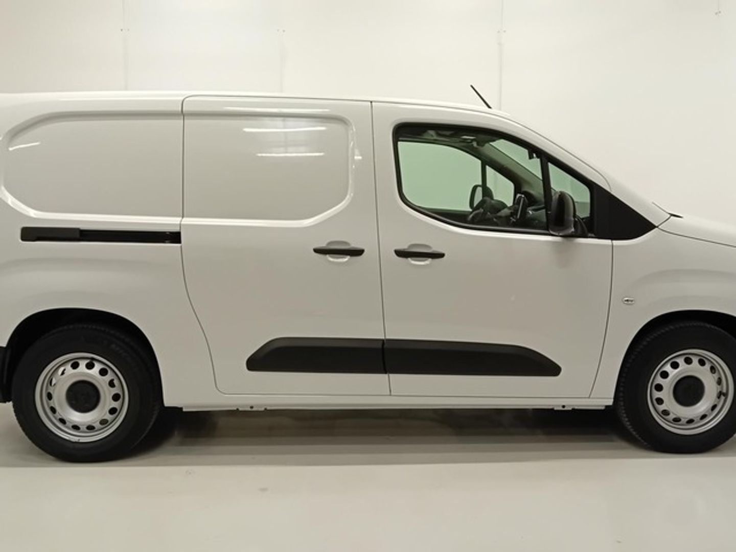 Peugeot e-Partner Long 800kg 100 kW (136 CV)