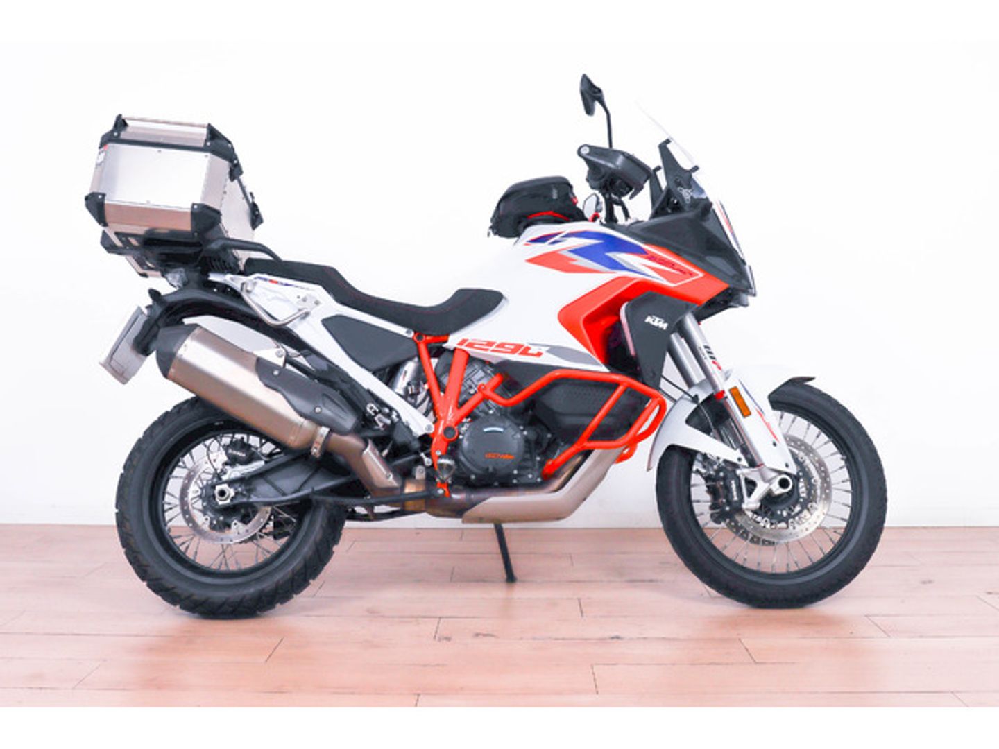 KTM Super Adventure R 1290 Blanco Motorcycle