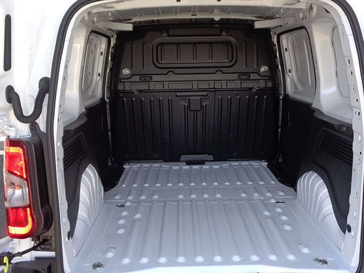 Opel Combo Cargo 1.5 Diesel S&S L 75 kW (102 CV)