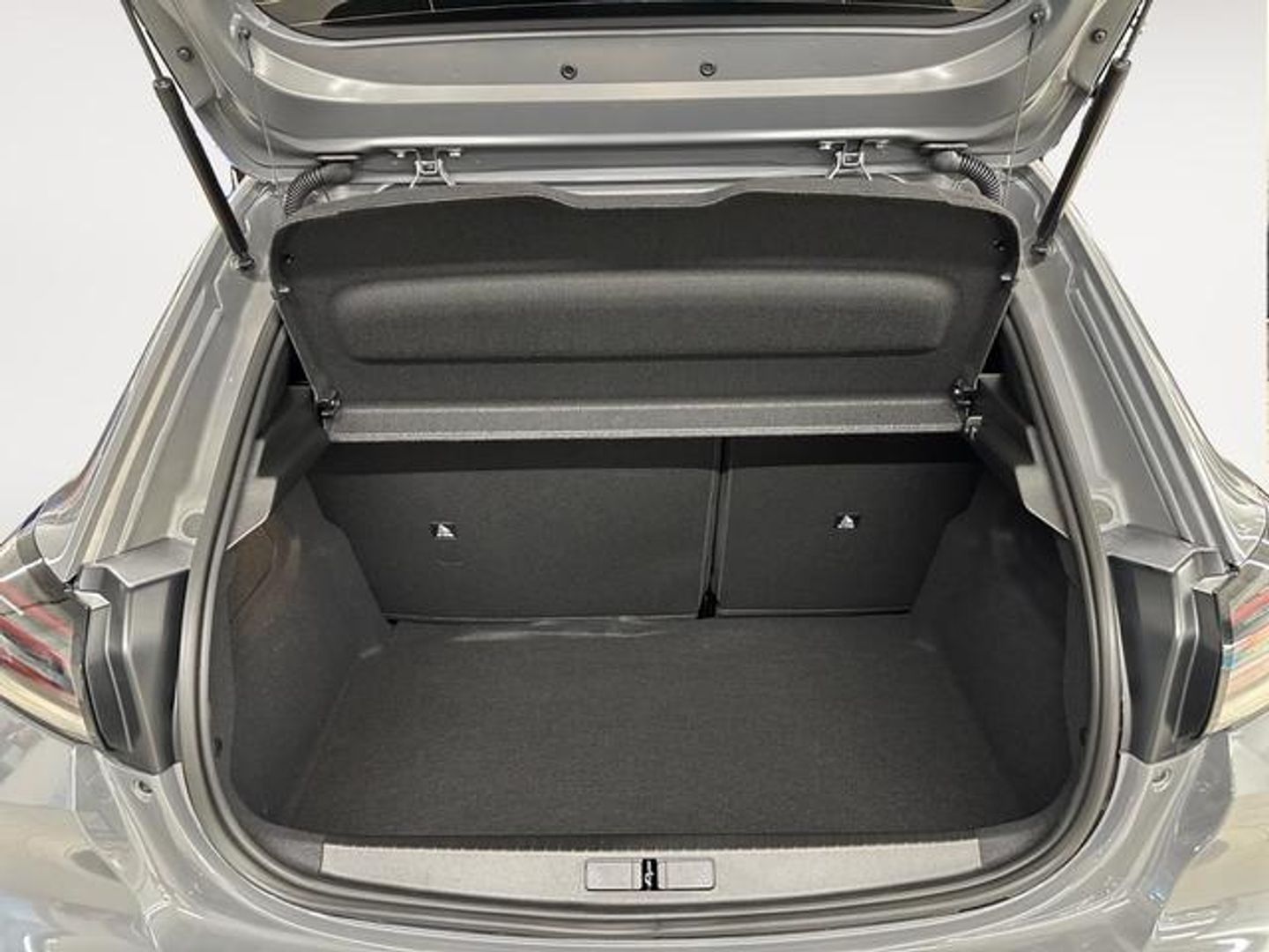Peugeot 208 Allure Hybrid eDCS6 75 kW (100 CV)