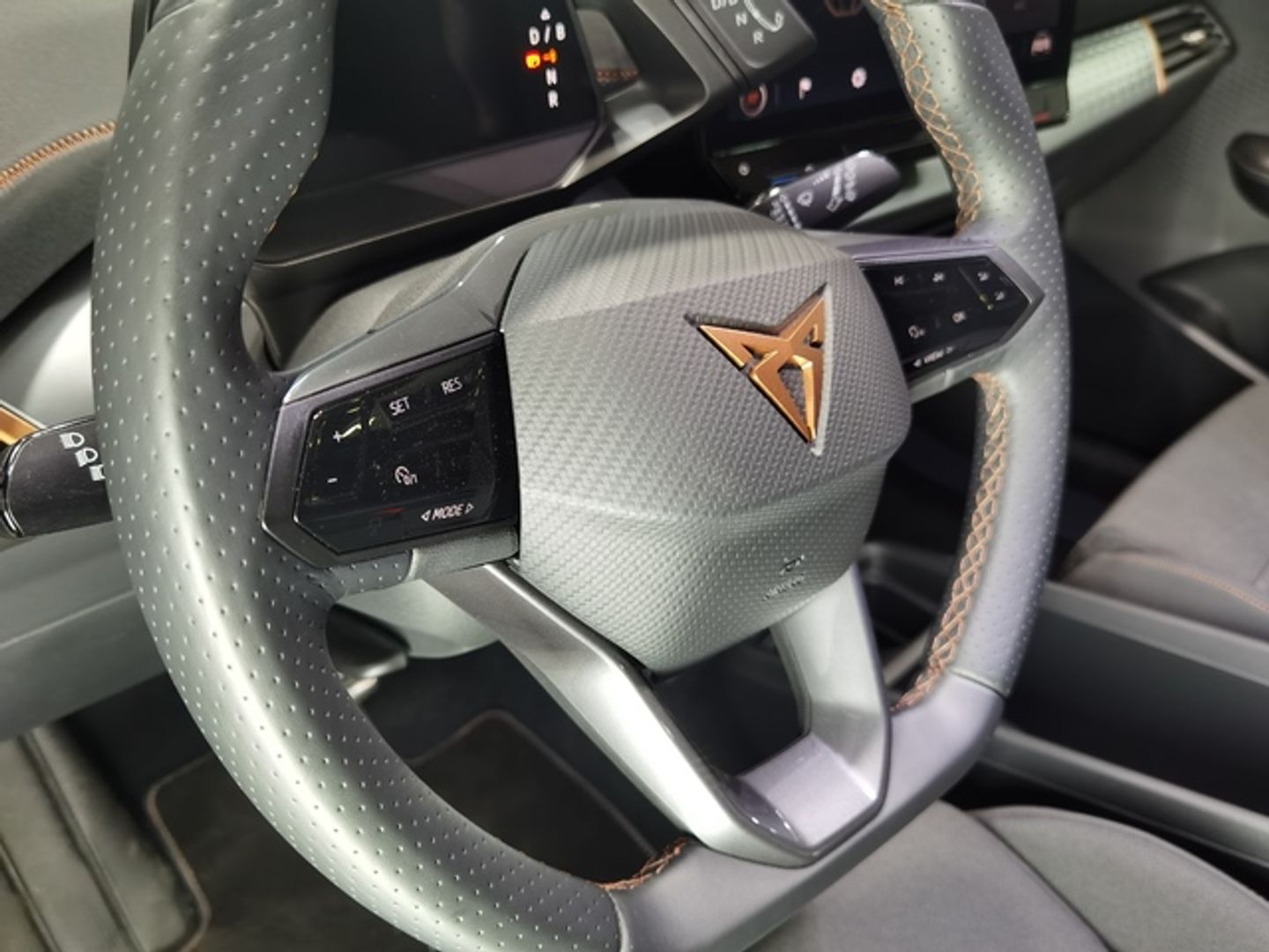 CUPRA Born 62 kWh 150 kW (204 CV)