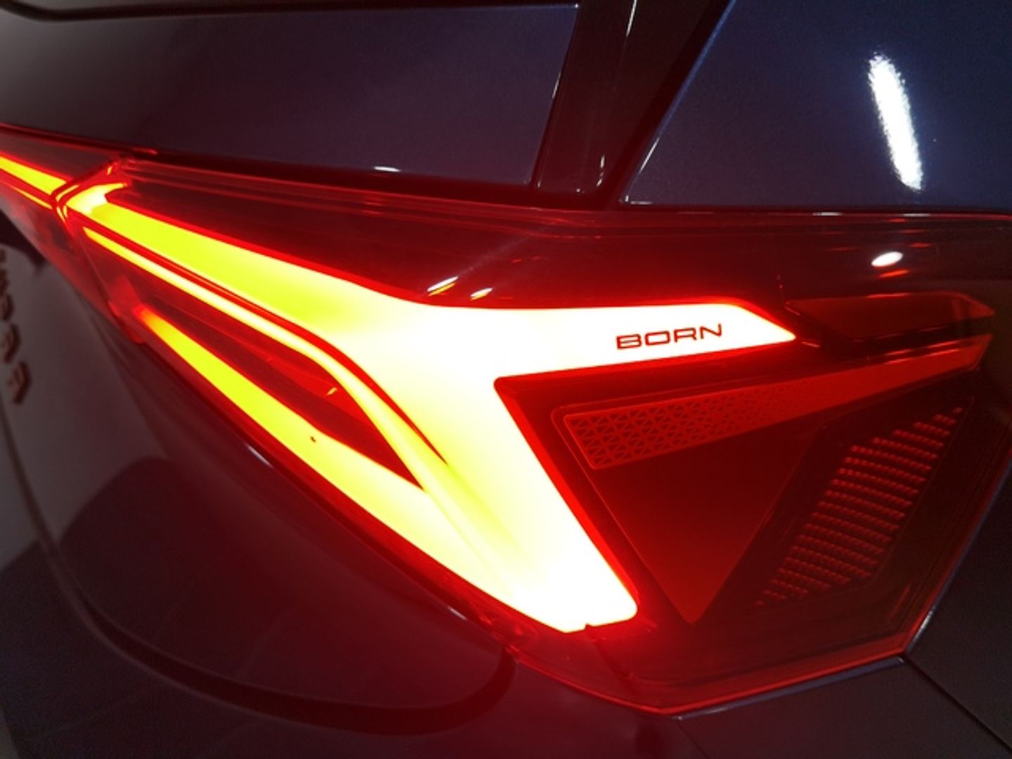 CUPRA Born 62 kWh 150 kW (204 CV)