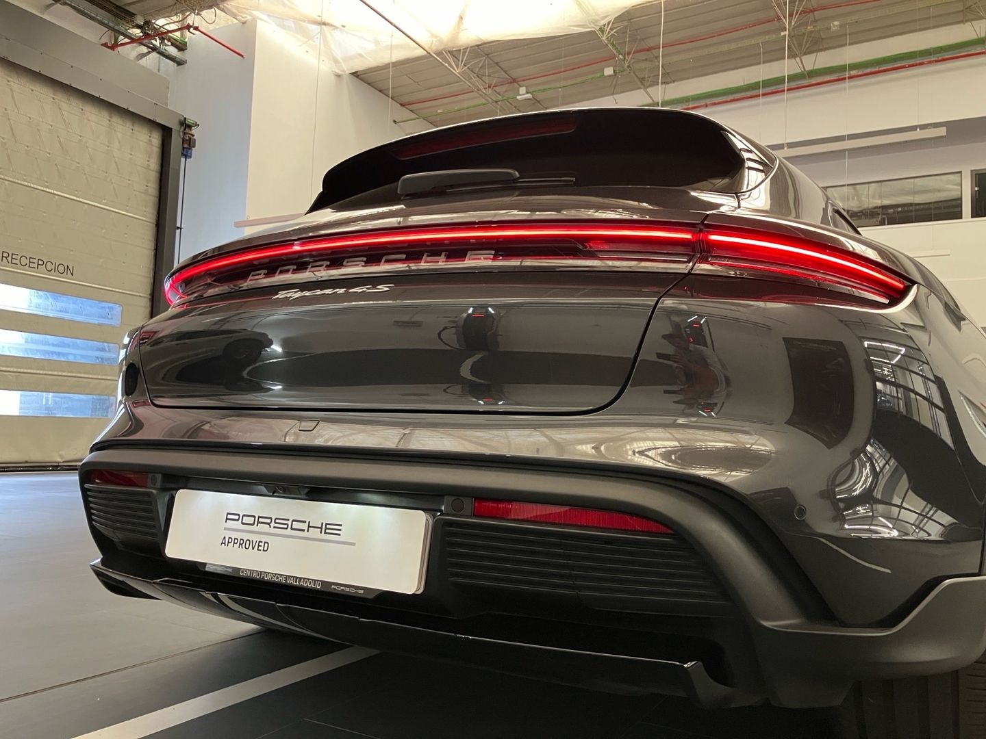 Porsche Taycan 4S Cross Turismo 420 kW (571 CV)