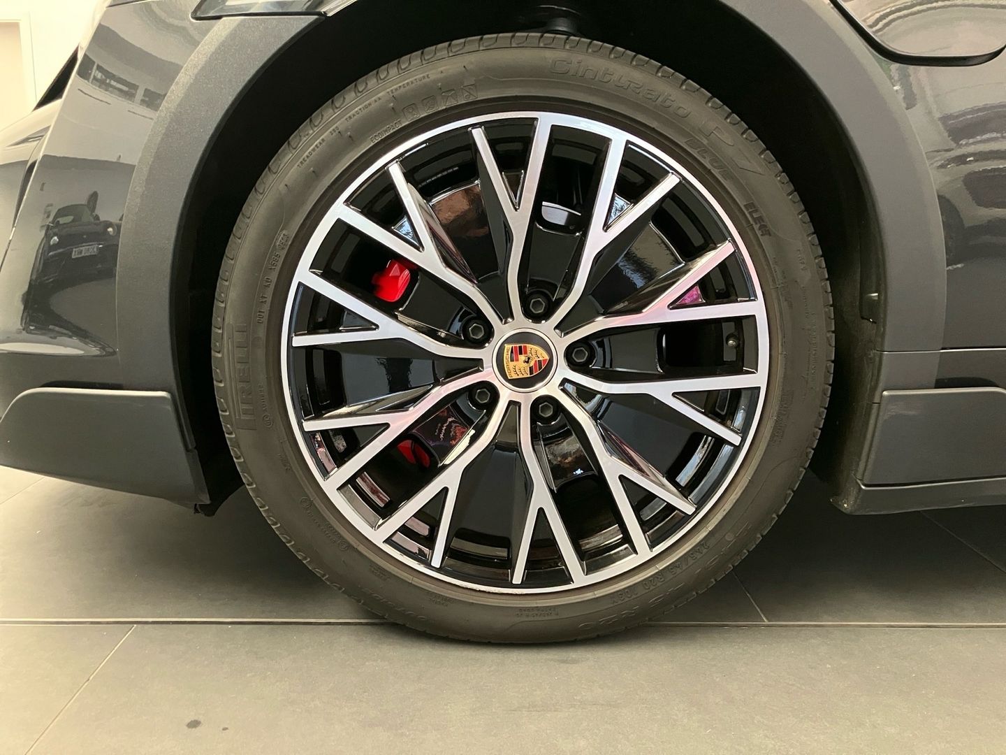 Porsche Taycan 4S Cross Turismo 420 kW (571 CV)