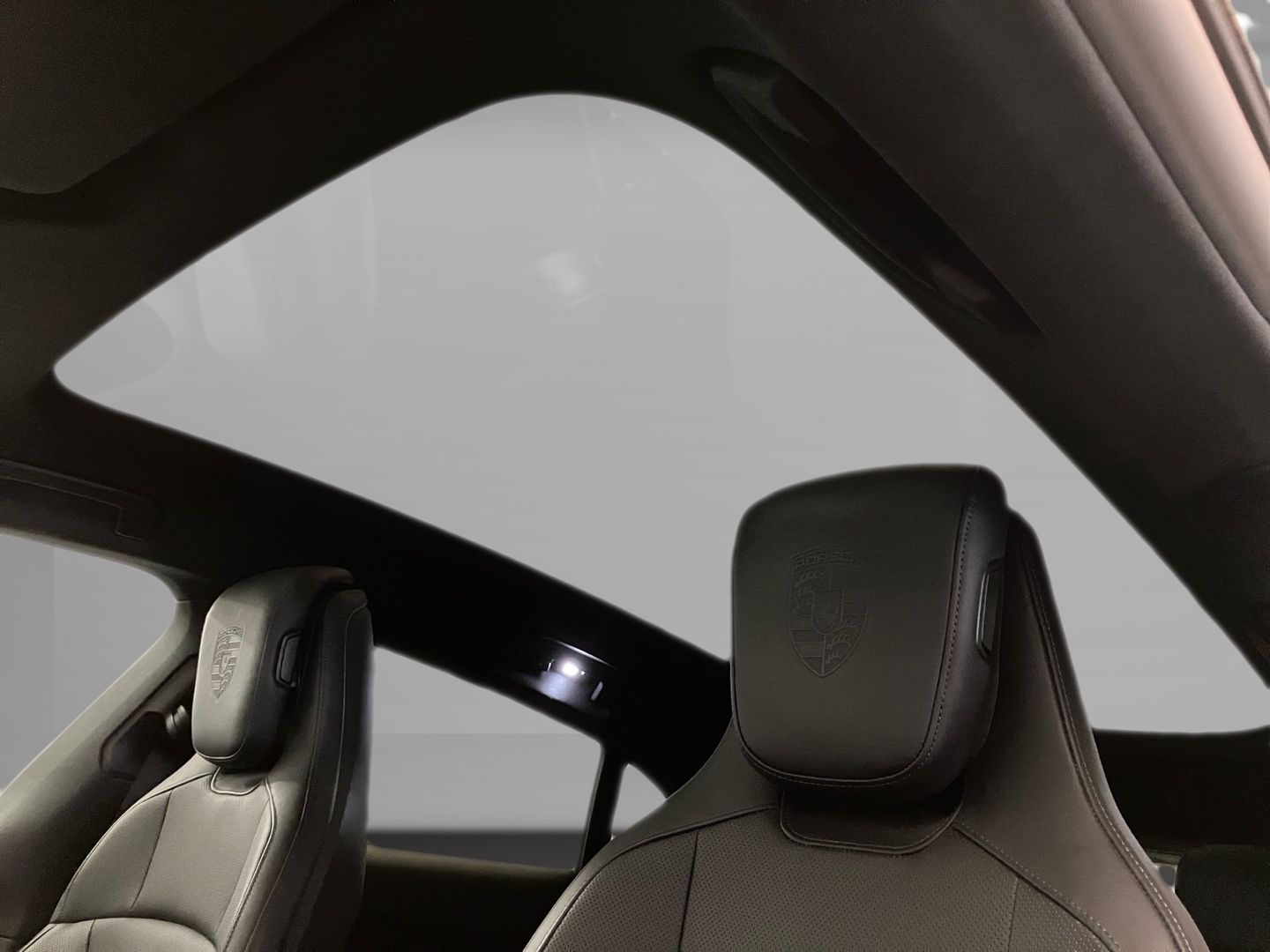 Porsche Taycan 4S Cross Turismo 420 kW (571 CV)