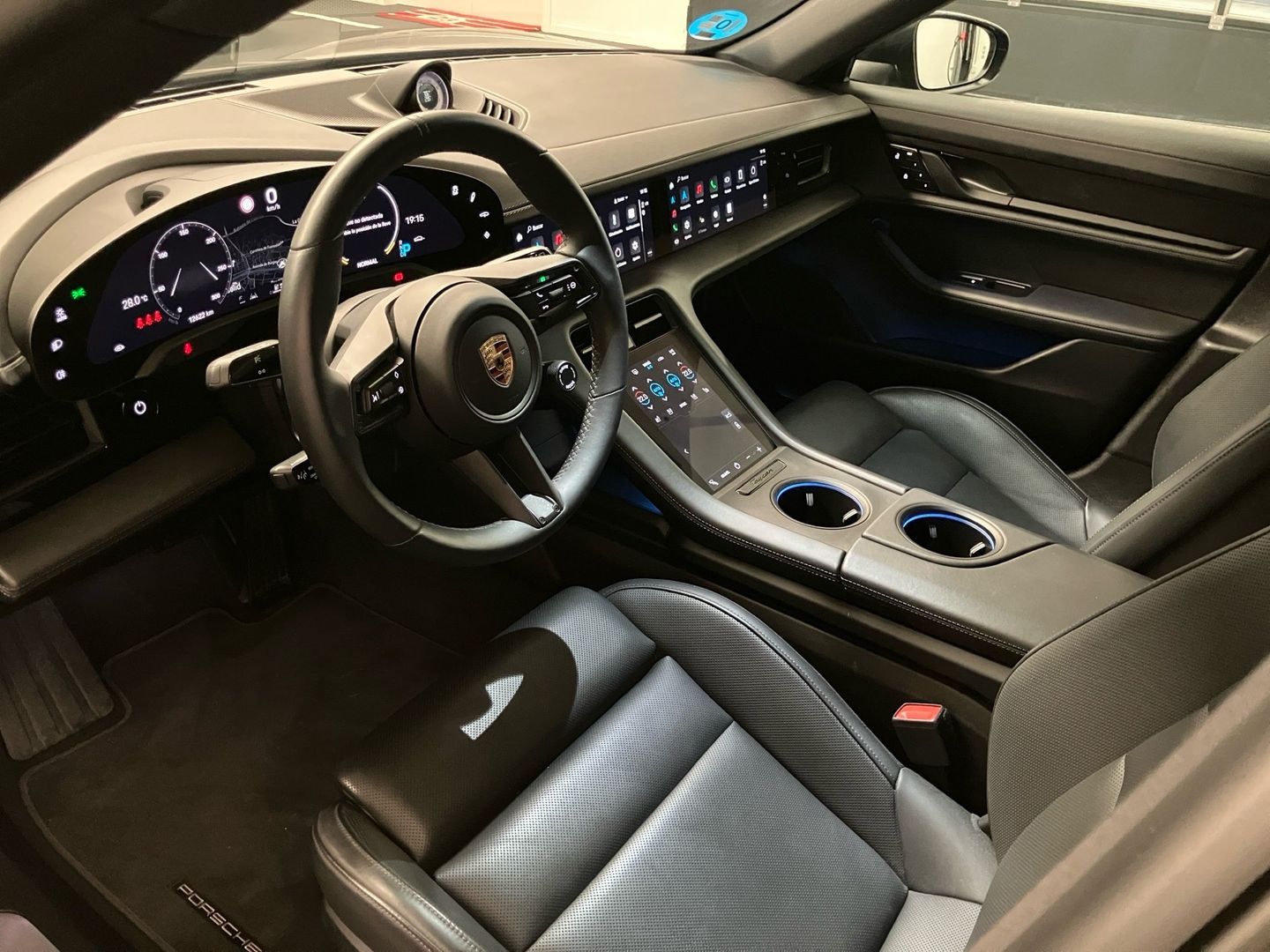 Porsche Taycan 4S Cross Turismo 420 kW (571 CV)