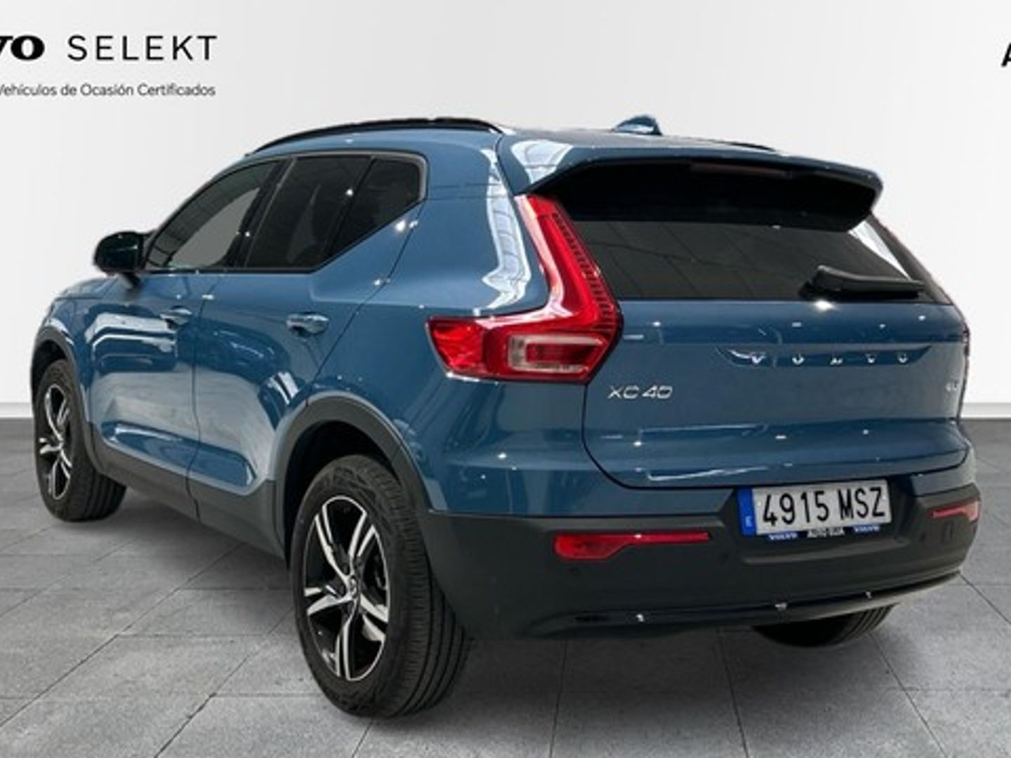 Volvo XC40 B3 G Plus Dark Auto 120 kW (163 CV)