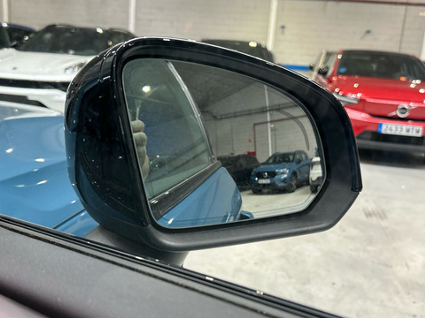 Volvo XC40 B3 G Plus Dark Auto 120 kW (163 CV)