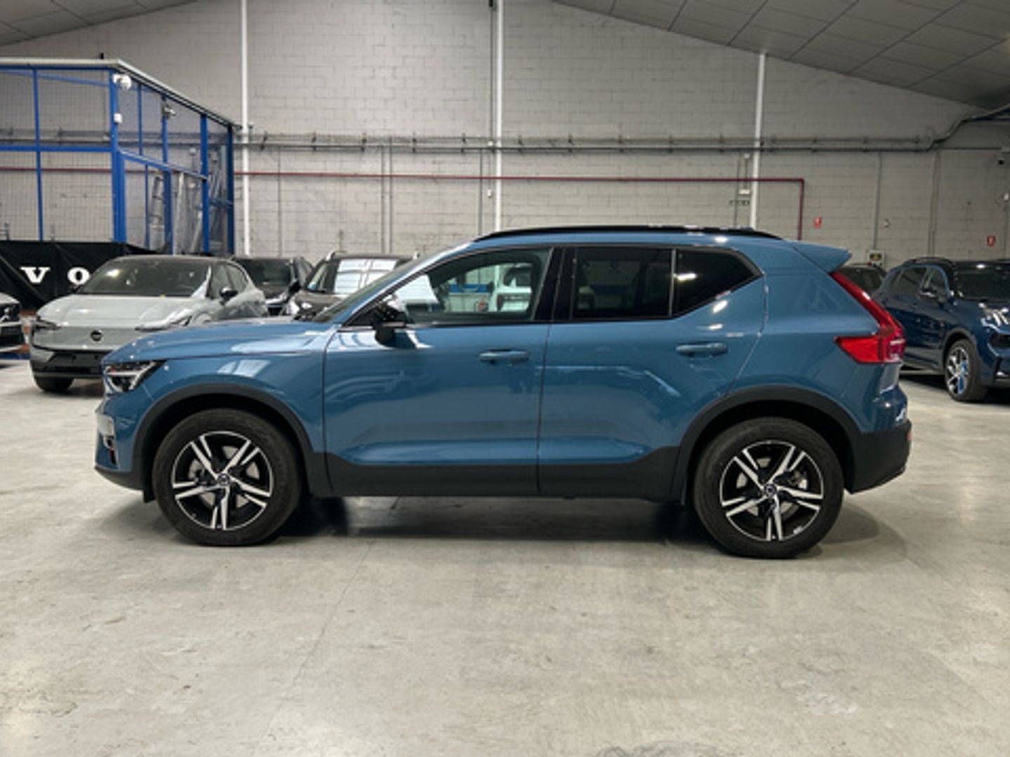 Volvo XC40 B3 G Plus Dark Auto 120 kW (163 CV)