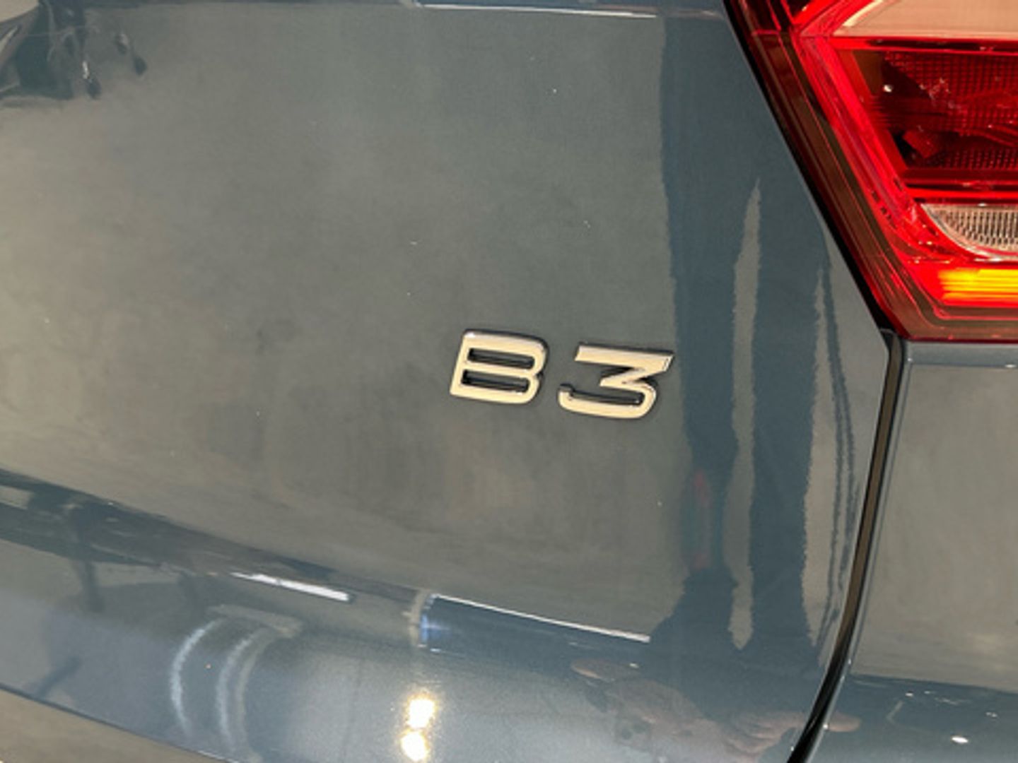 Volvo XC40 B3 G Plus Dark Auto 120 kW (163 CV)