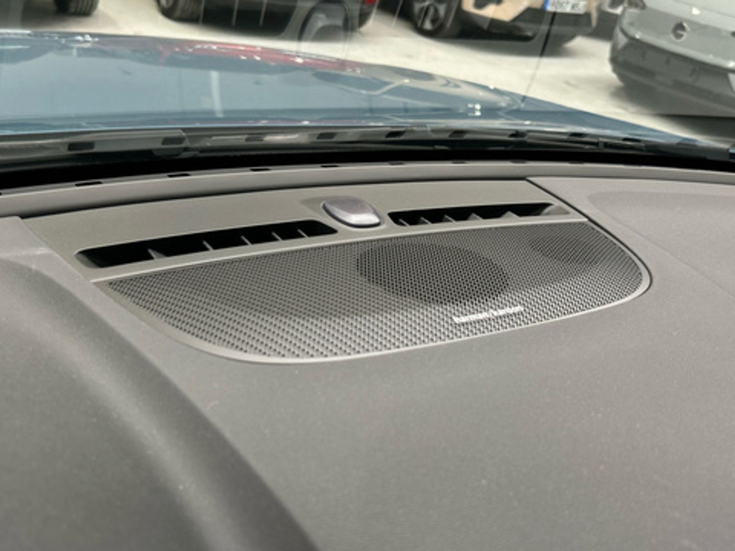 Volvo XC40 B3 G Plus Dark Auto 120 kW (163 CV)