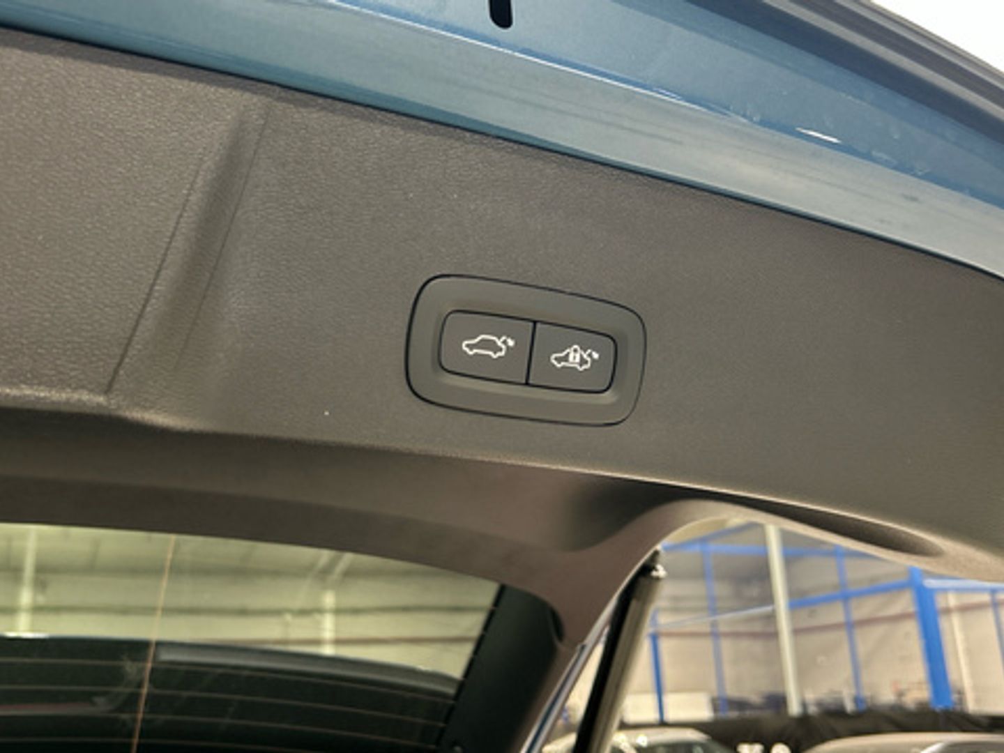 Volvo XC40 B3 G Plus Dark Auto 120 kW (163 CV)