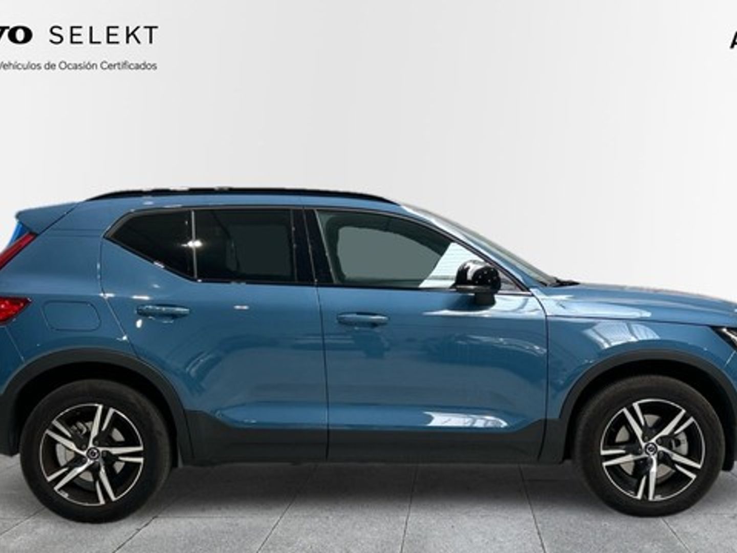 Volvo XC40 B3 G Plus Dark Auto 120 kW (163 CV)