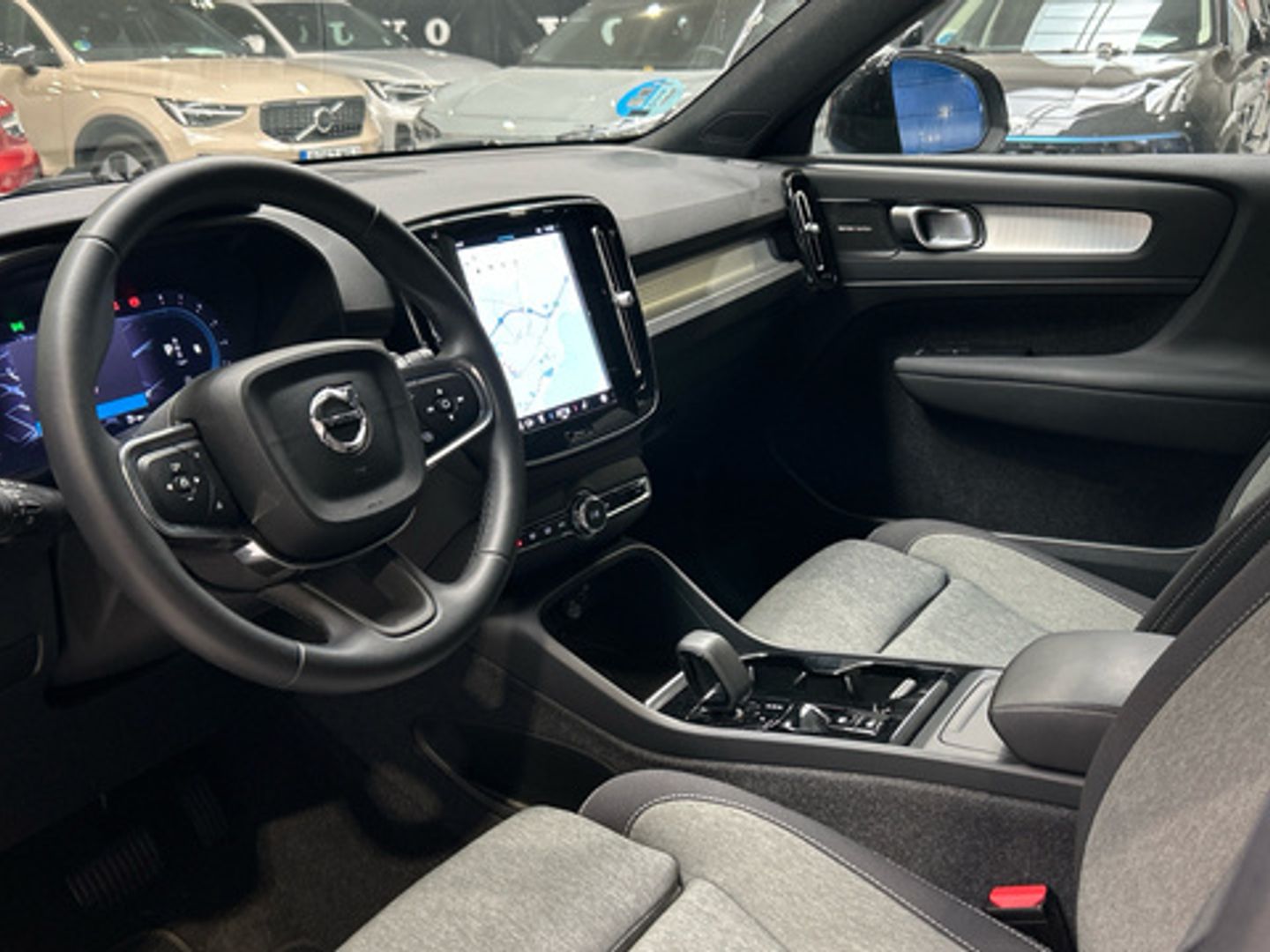 Volvo XC40 B3 G Plus Dark Auto 120 kW (163 CV)