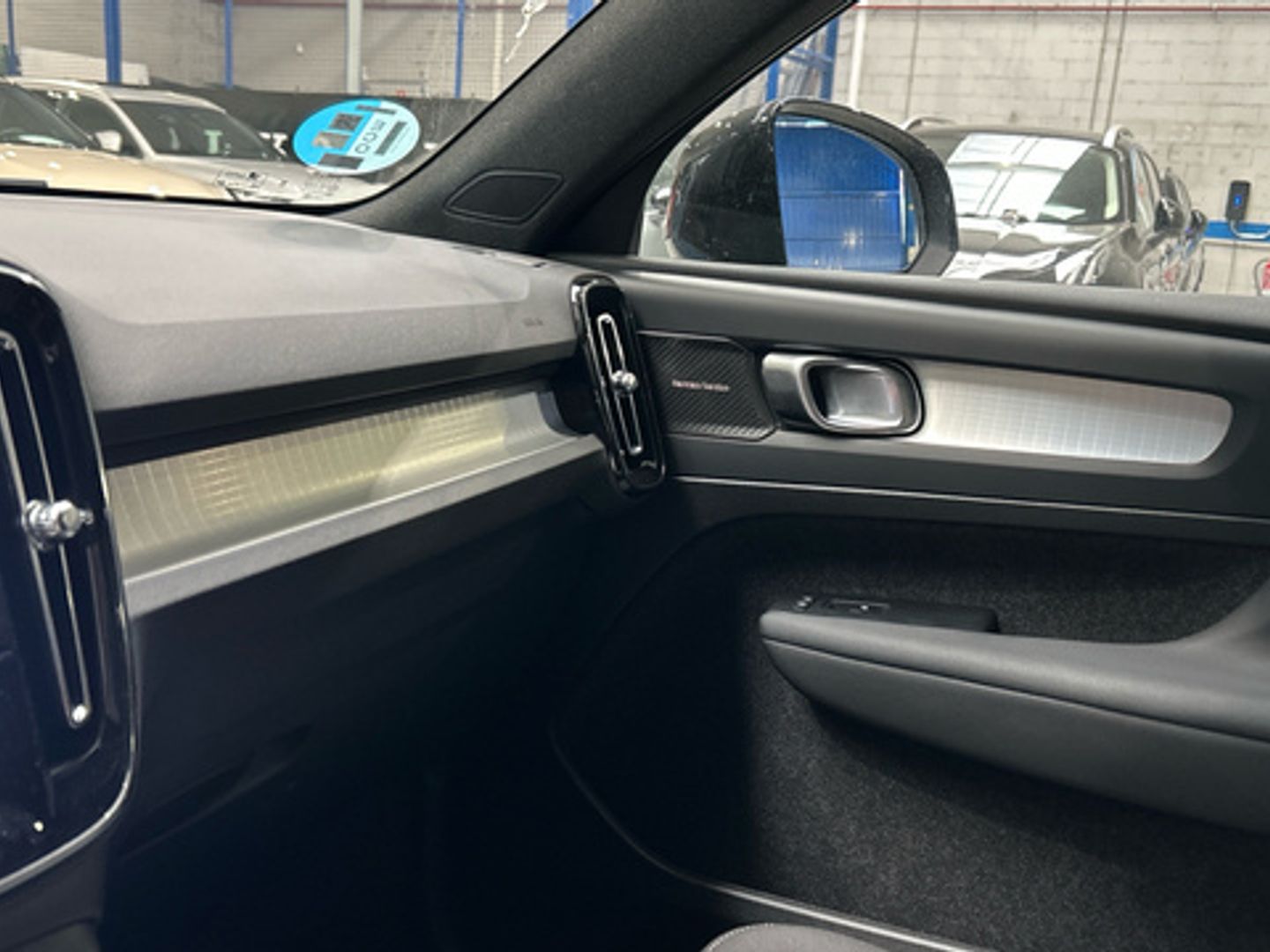 Volvo XC40 B3 G Plus Dark Auto 120 kW (163 CV)