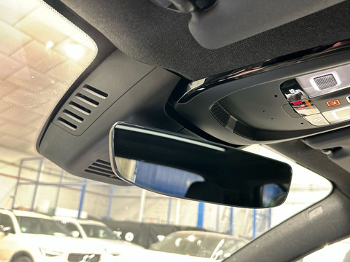 Volvo XC40 B3 G Plus Dark Auto 120 kW (163 CV)