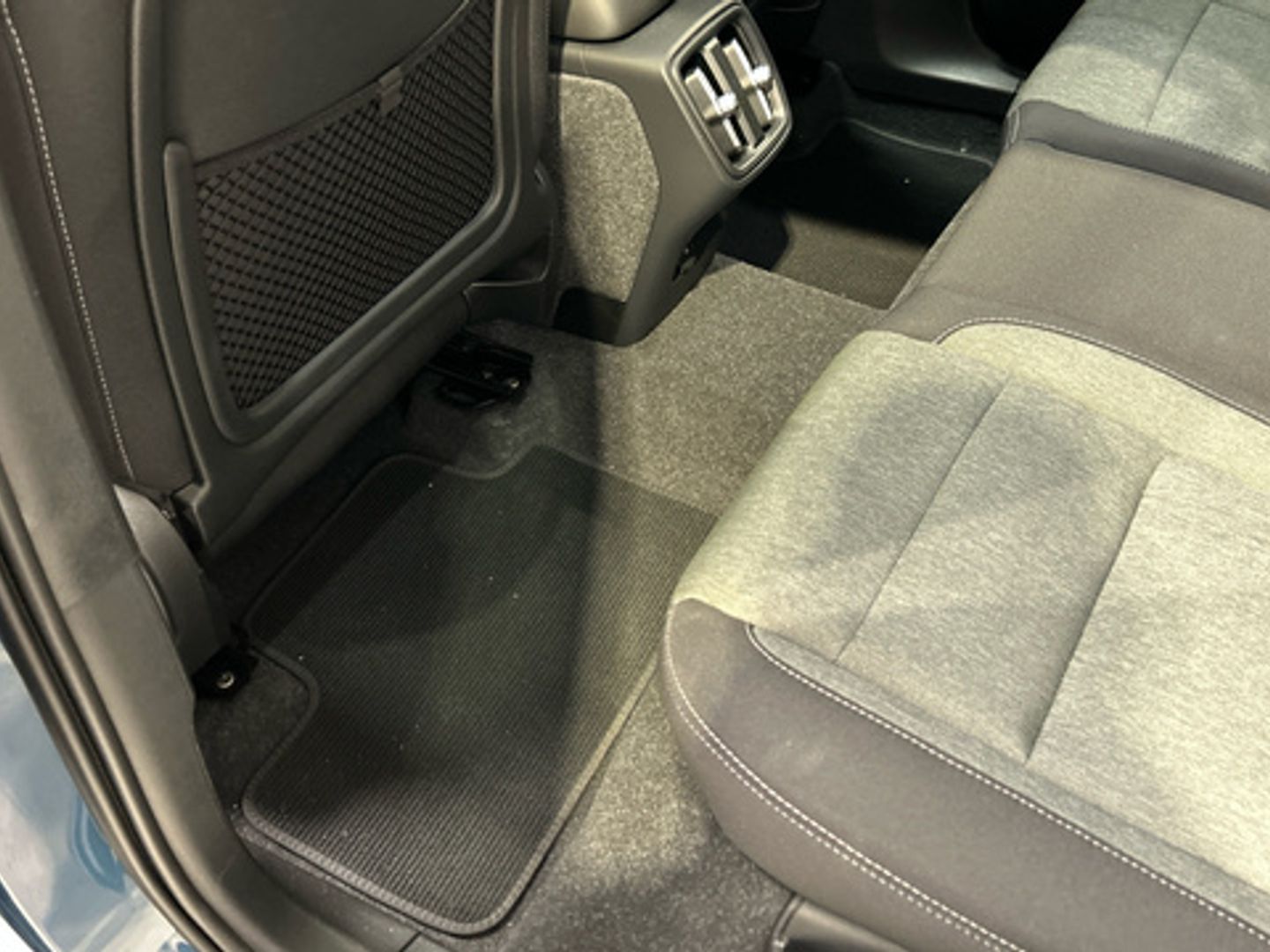 Volvo XC40 B3 G Plus Dark Auto 120 kW (163 CV)