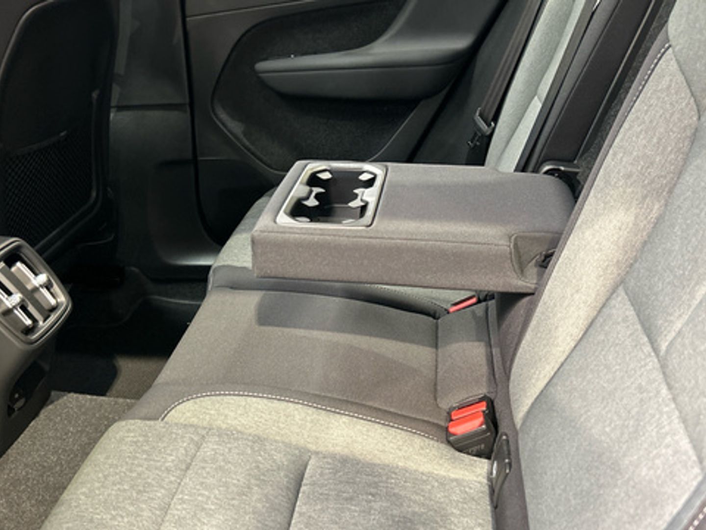 Volvo XC40 B3 G Plus Dark Auto 120 kW (163 CV)