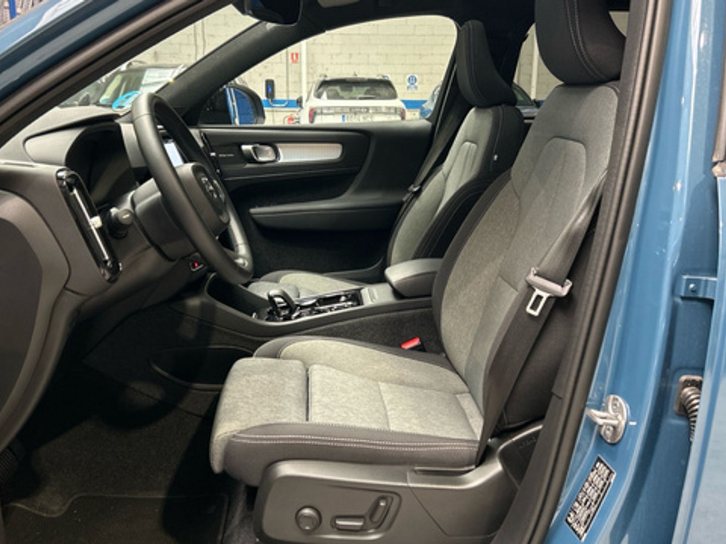 Volvo XC40 B3 G Plus Dark Auto 120 kW (163 CV)