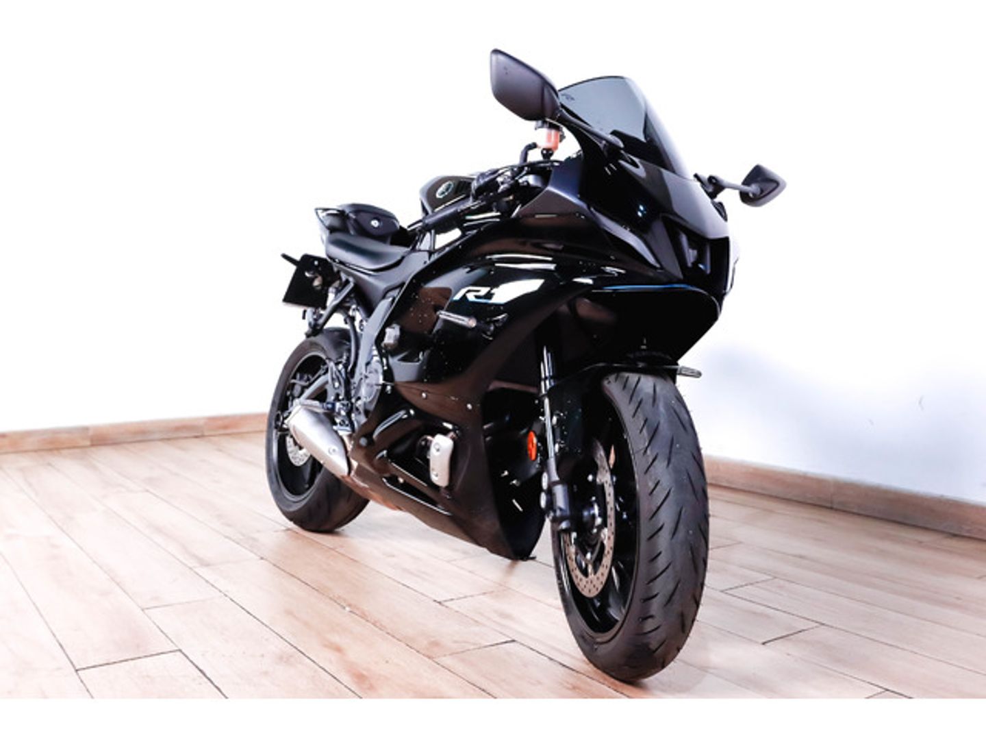 YAMAHA R7