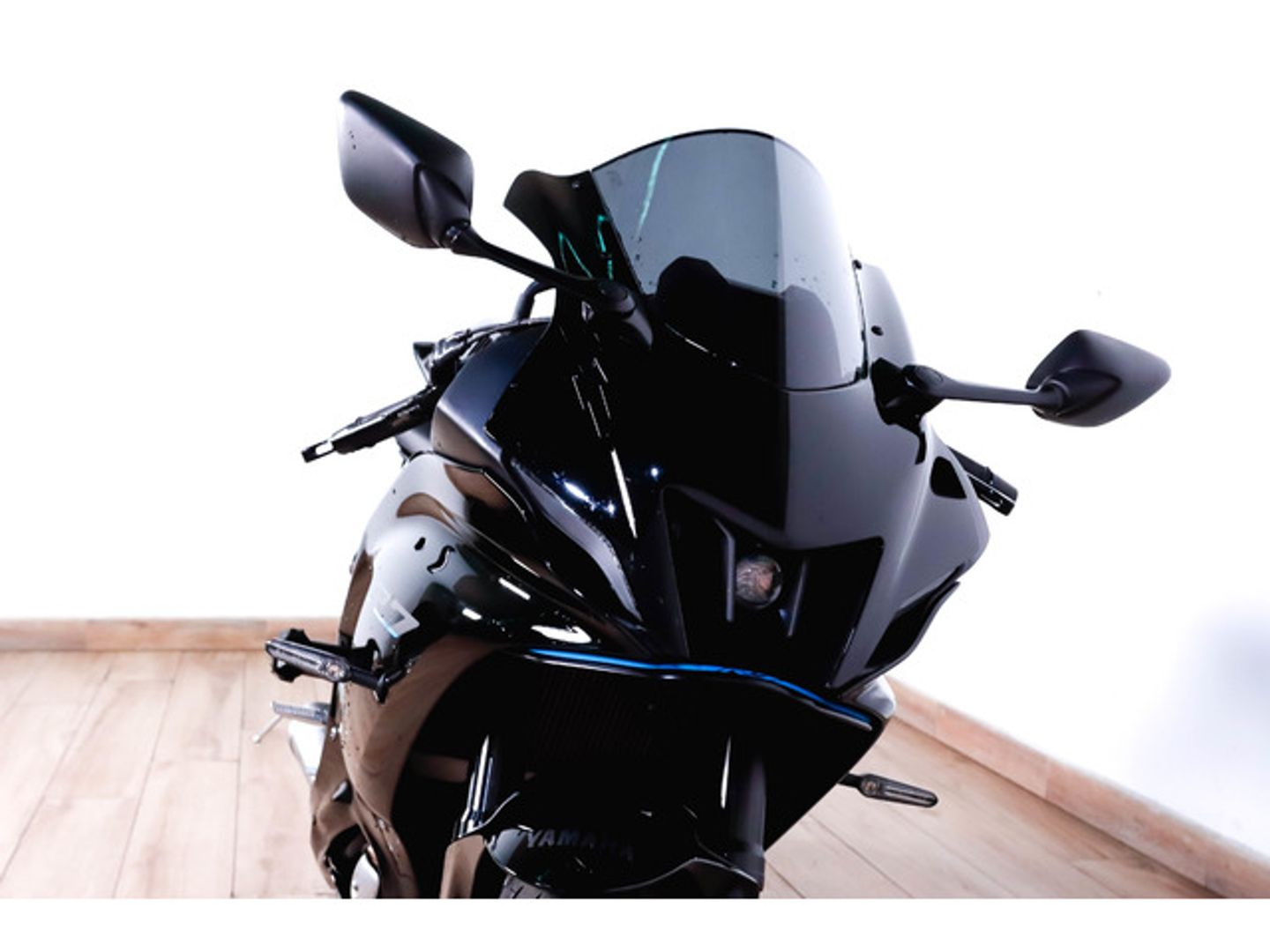 YAMAHA R7