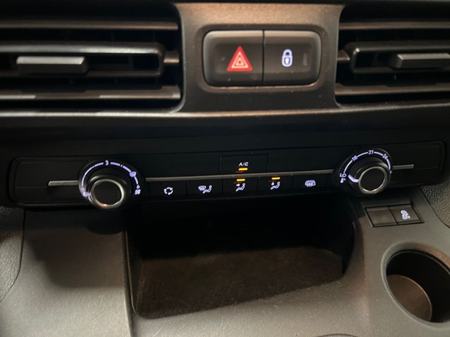 Peugeot Partner Furgon BlueHDi 100 Pro Standard 600kg 73 kW (98 CV)