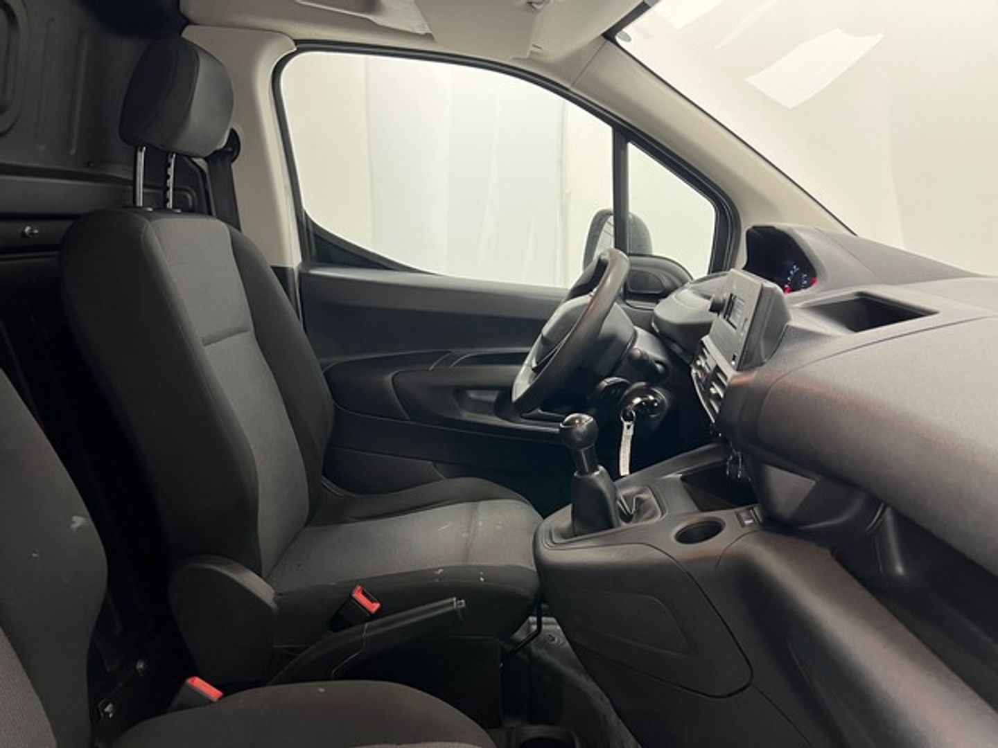 Peugeot Partner Furgon BlueHDi 100 Pro Standard 600kg 73 kW (98 CV)