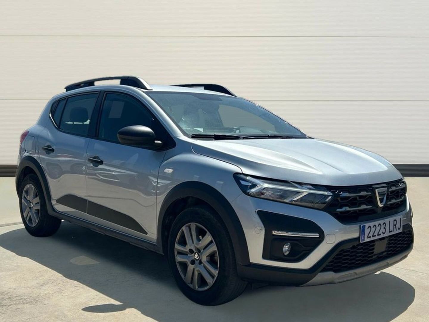 Dacia Sandero Stepway Essential ECO-G 74 kW (101 CV) Gris Plata Sedan