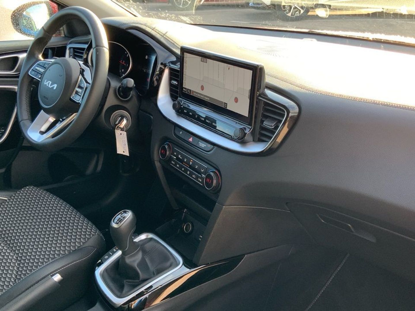 Kia Ceed 1.6 MHEV iMT Tech 100 kW (136 CV)