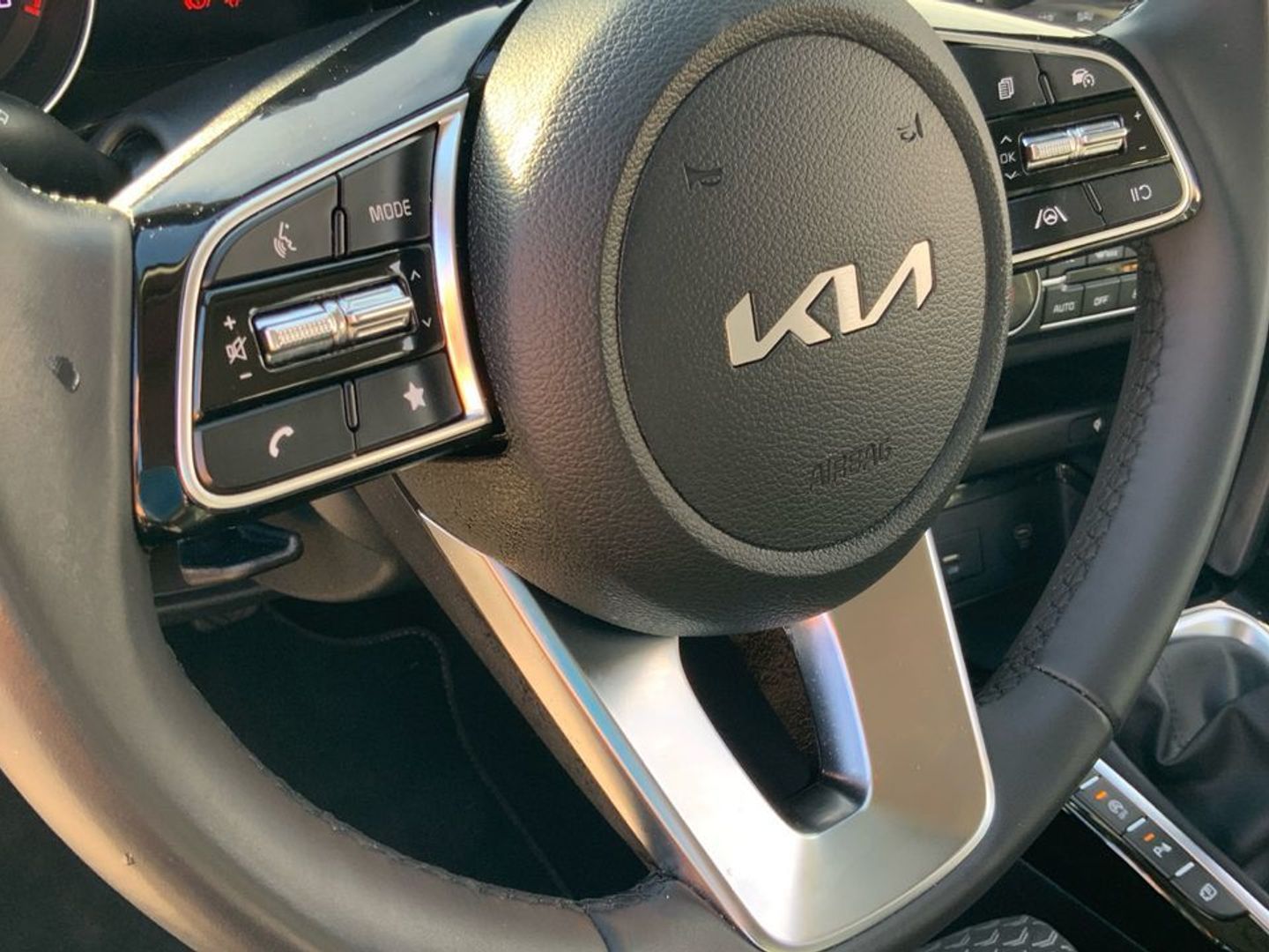 Kia Ceed 1.6 MHEV iMT Tech 100 kW (136 CV)