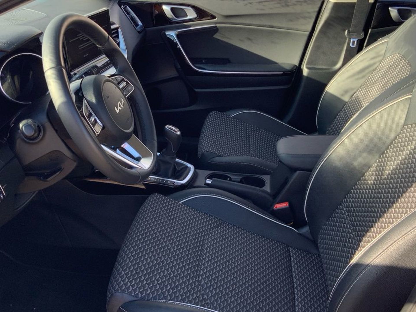 Kia Ceed 1.6 MHEV iMT Tech 100 kW (136 CV)