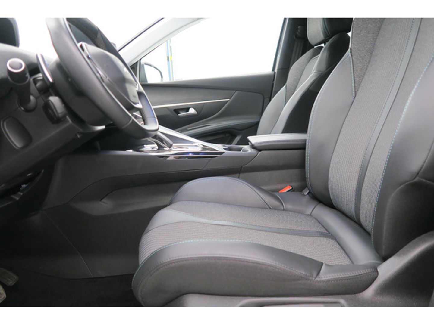 Peugeot 3008 Hybrid 225 Allure e-EAT8 165 kW (225 CV)