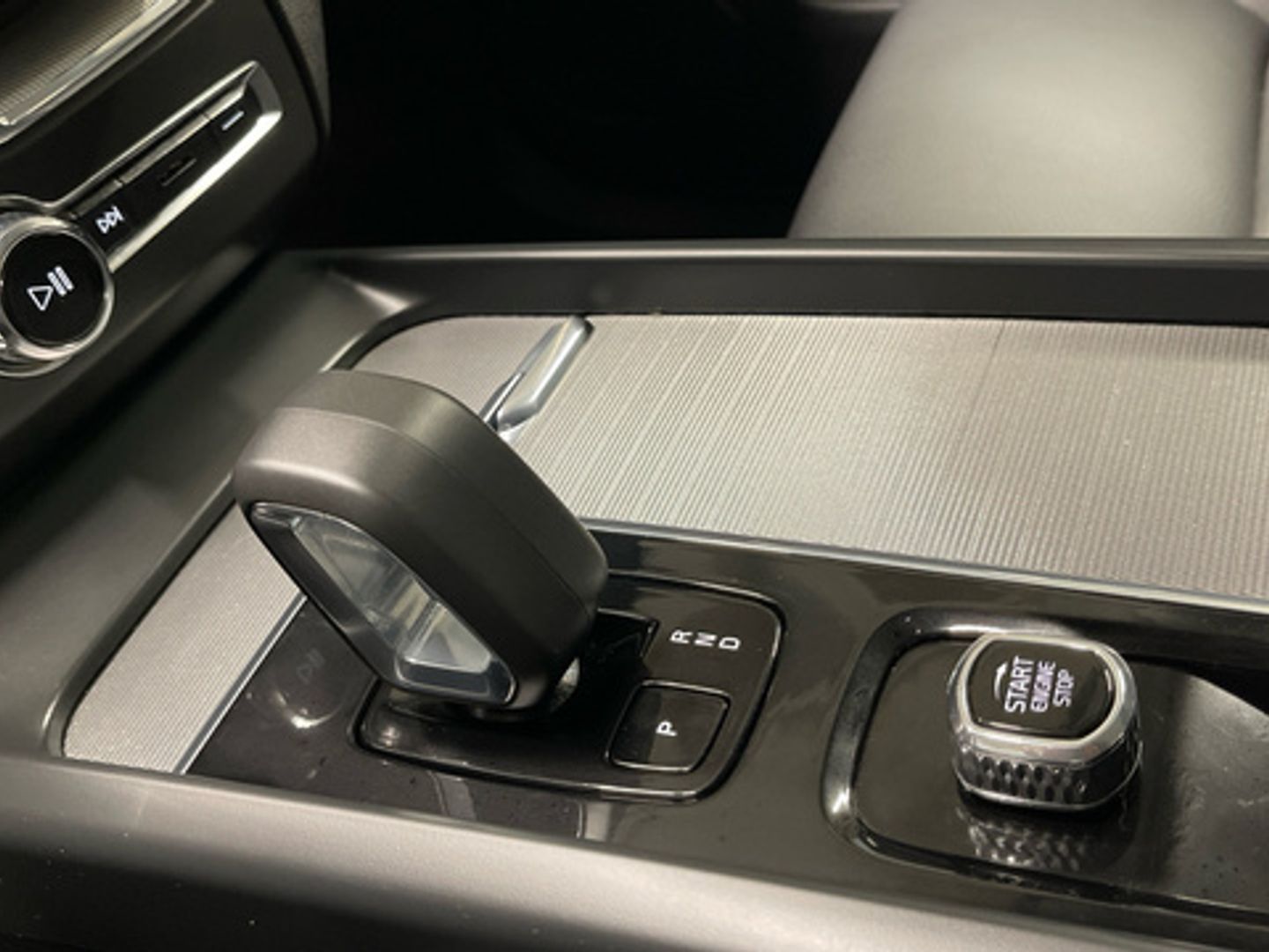 Volvo XC60 B4 D Core Auto 145 kW (197 CV)
