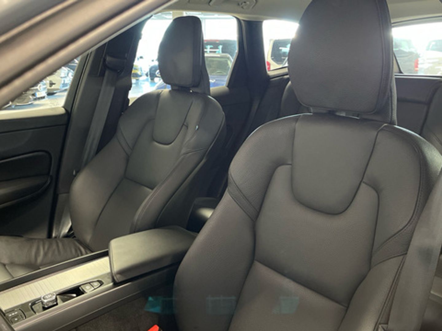 Volvo XC60 B4 D Core Auto 145 kW (197 CV)