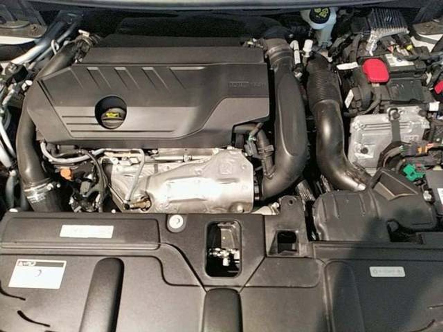 Peugeot 3008 Hybrid 225 Allure Pack e-EAT8 165 kW (225 CV)
