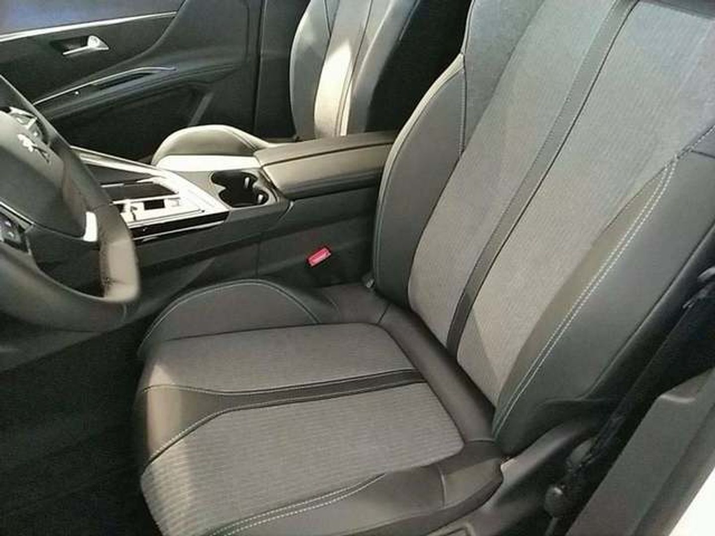 Peugeot 3008 Hybrid 225 Allure Pack e-EAT8 165 kW (225 CV)
