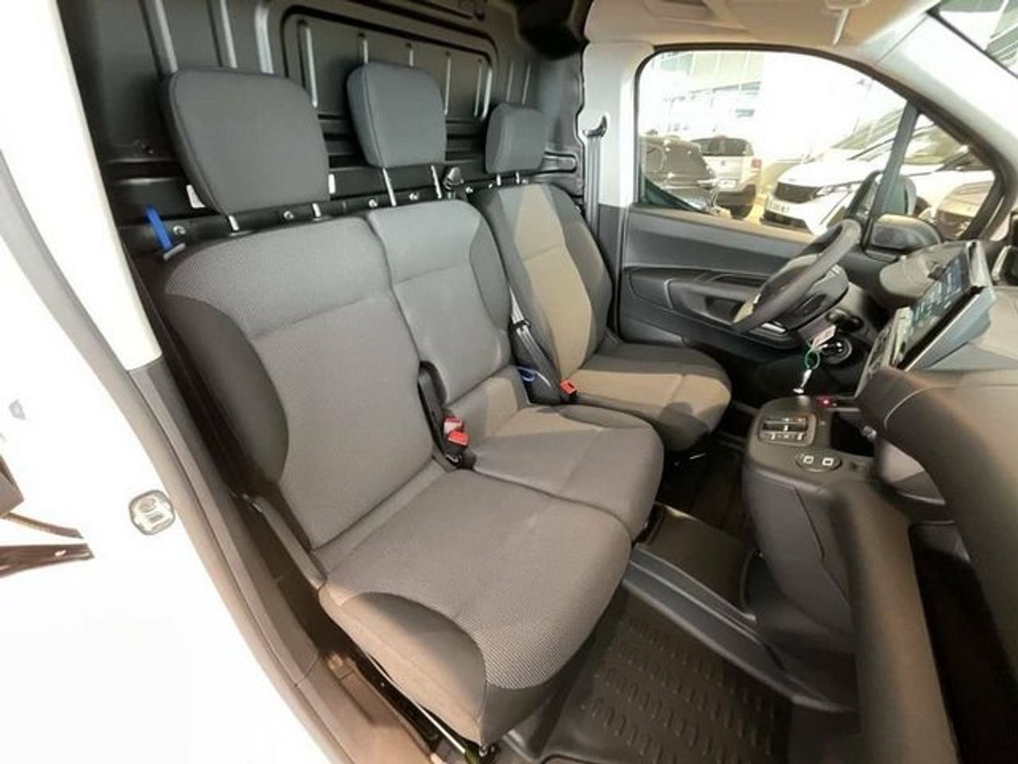 Peugeot e-Partner Electico 100 kW Standard 800kg 100 kW (136 CV)