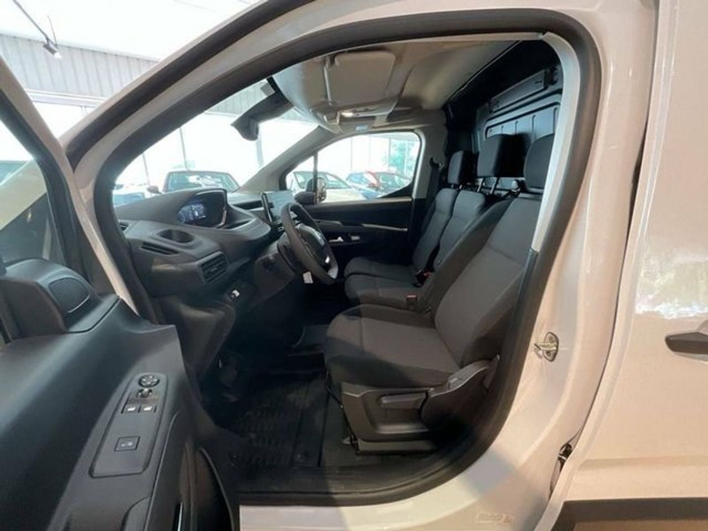 Peugeot e-Partner Electico 100 kW Standard 800kg 100 kW (136 CV)