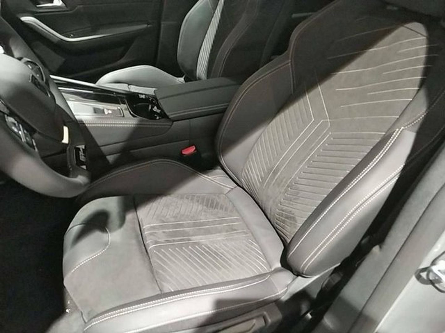 Peugeot 508 Hybrid 225 GT e-EAT8 165 kW (225 CV)