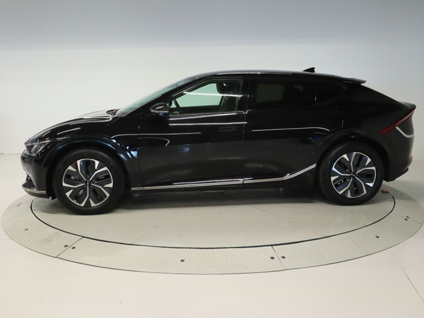 Kia EV6 Air 77kWh RWD (Long Range) 168 kW (229 CV)