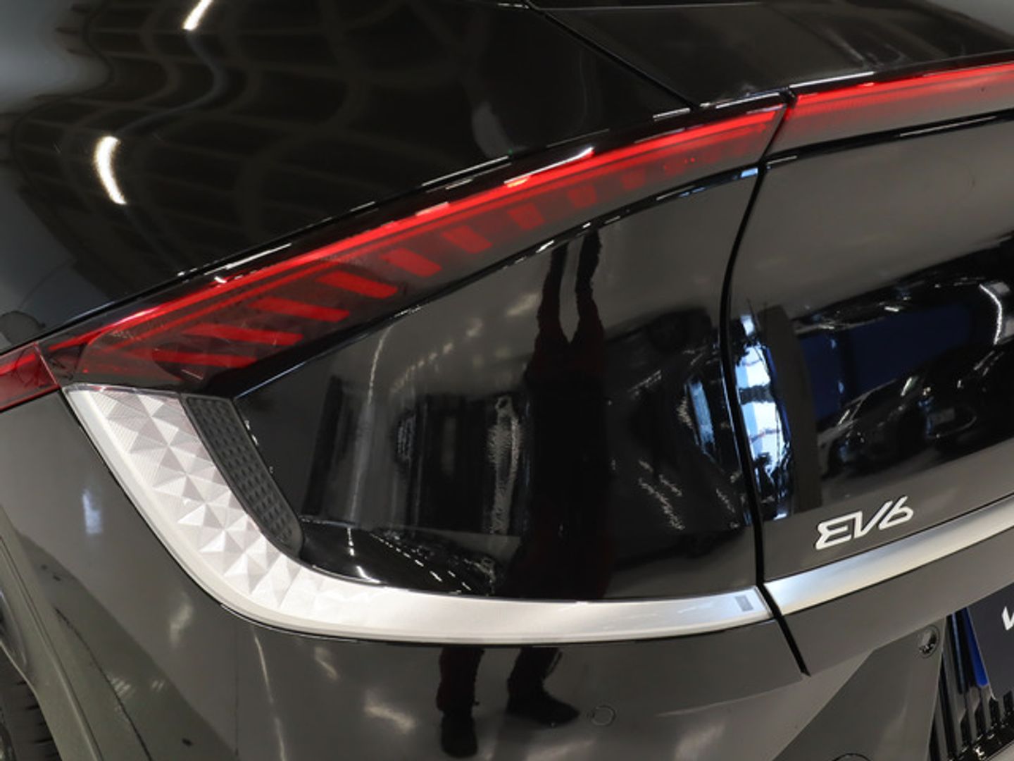 Kia EV6 Air 77kWh RWD (Long Range) 168 kW (229 CV)