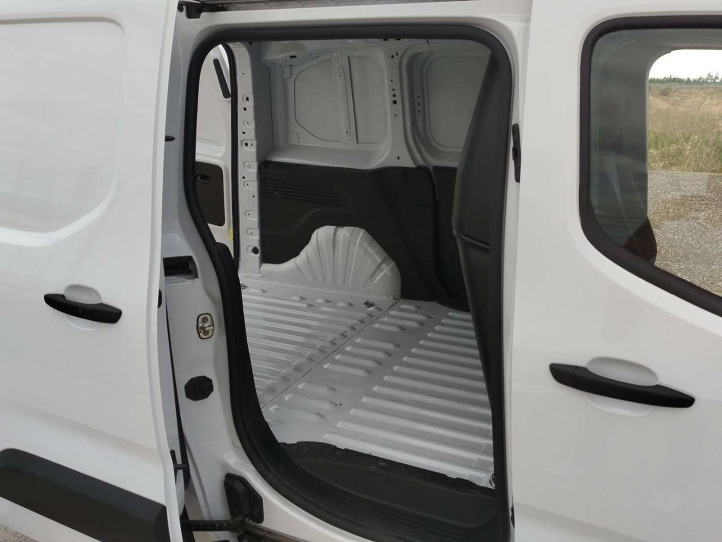 Peugeot Partner Furgon BlueHDi 100 Standard 600kg 75 kW (102 CV)
