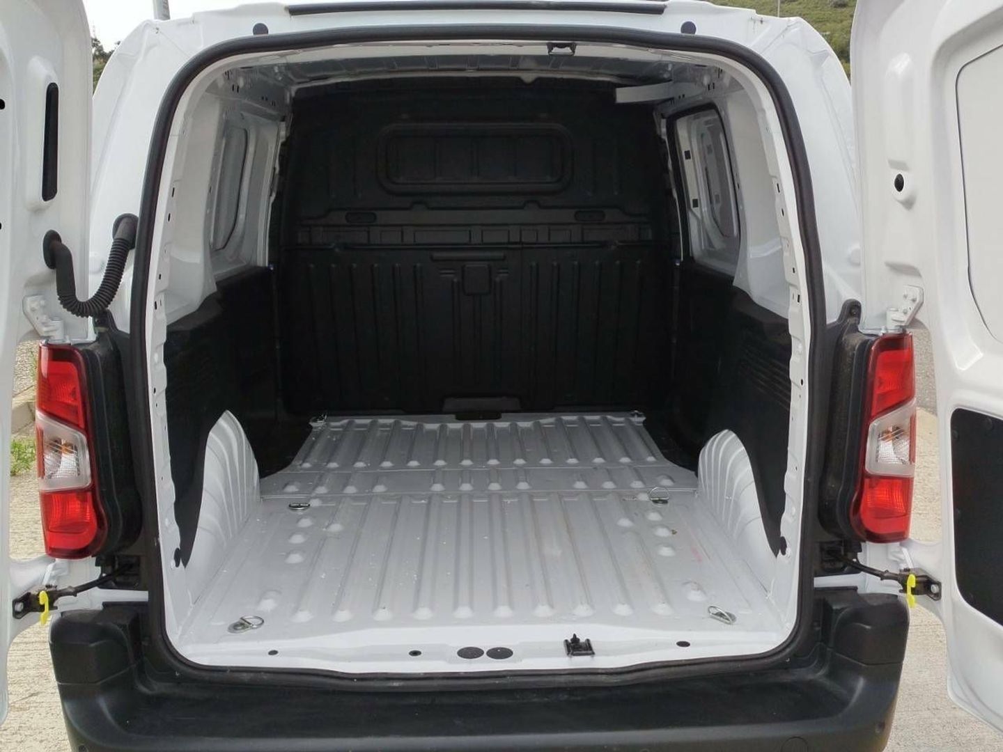 Peugeot Partner Furgon BlueHDi 100 Standard 600kg 75 kW (102 CV)