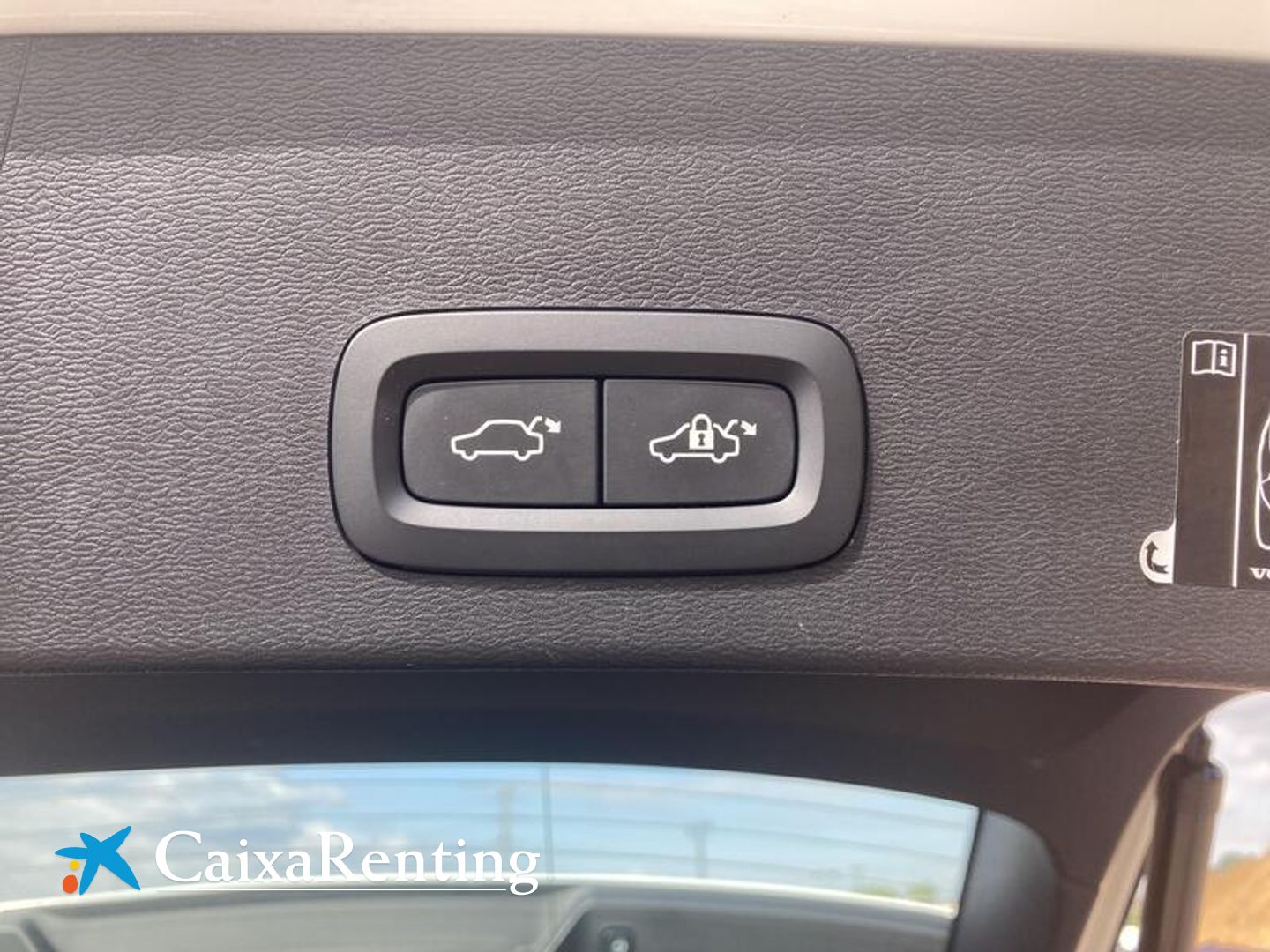Volvo XC40 T2 Momentum Pro Auto 95 kW (129 CV)