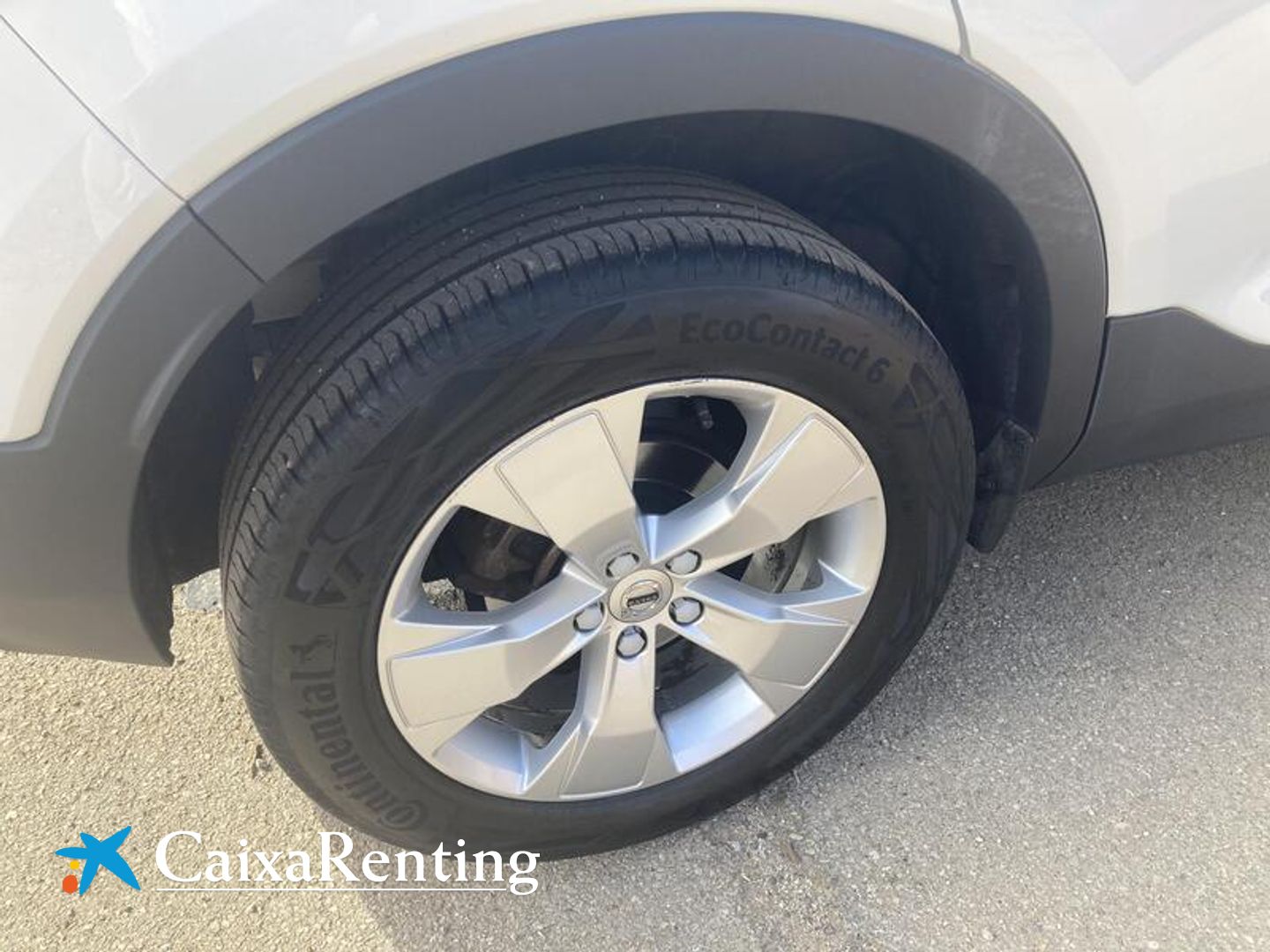 Volvo XC40 T2 Momentum Pro Auto 95 kW (129 CV)