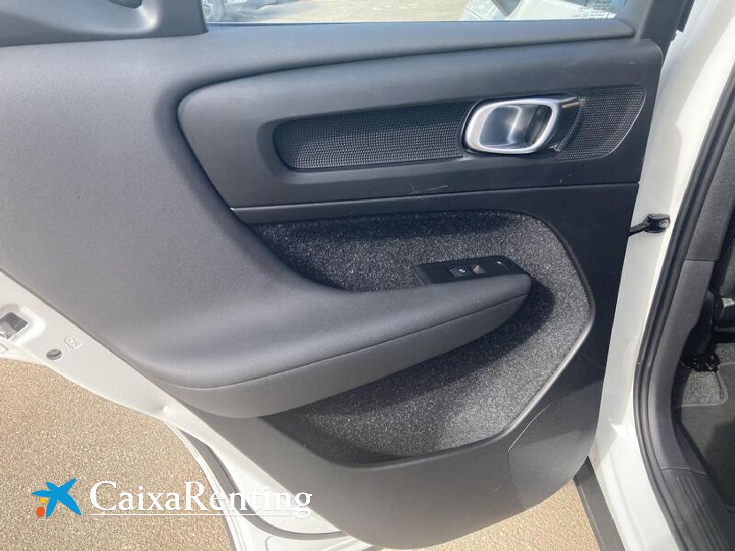 Volvo XC40 T2 Momentum Pro Auto 95 kW (129 CV)