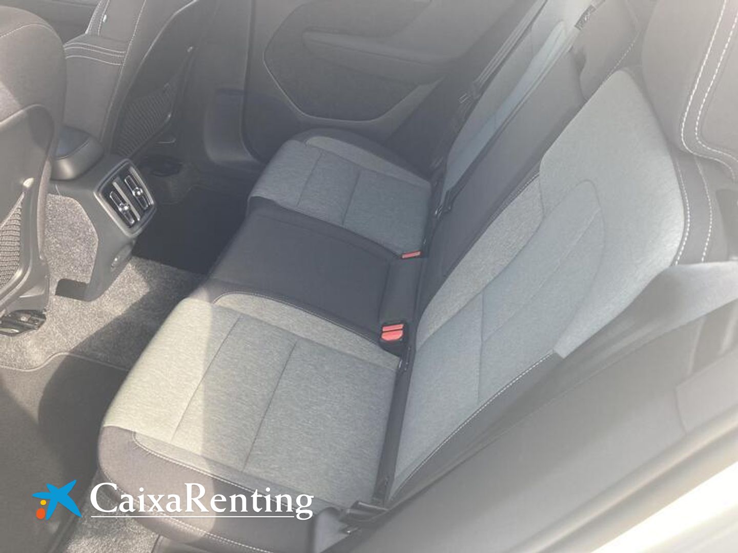 Volvo XC40 T2 Momentum Pro Auto 95 kW (129 CV)