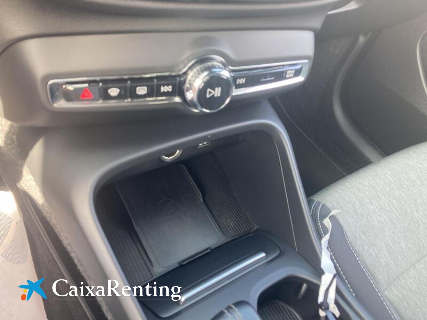 Volvo XC40 T2 Momentum Pro Auto 95 kW (129 CV)