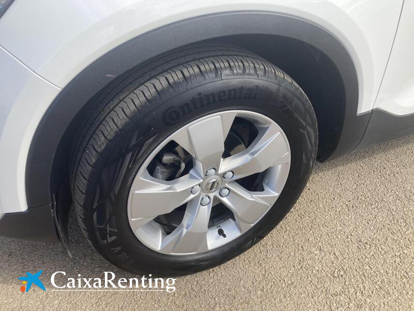 Volvo XC40 T2 Momentum Pro Auto 95 kW (129 CV)